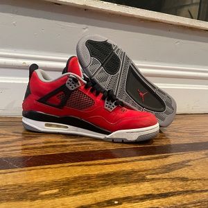 Jordan 4 Size 10.5 "Toro Bravo"